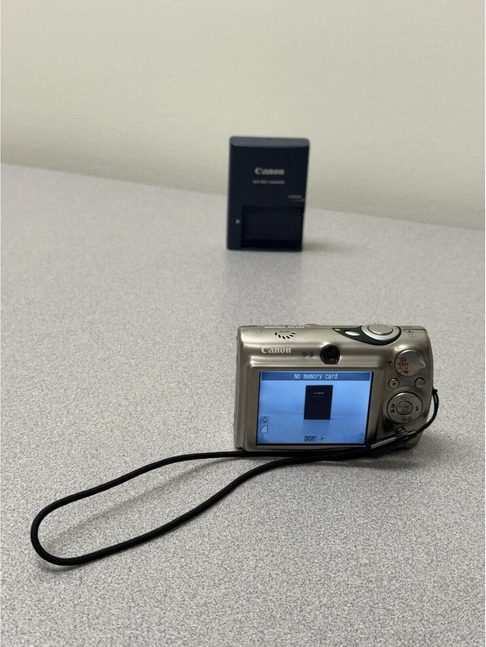 Canon PowerShot Digital ELPH SD900 10MP Camera + Charger/Battery -Tested Works